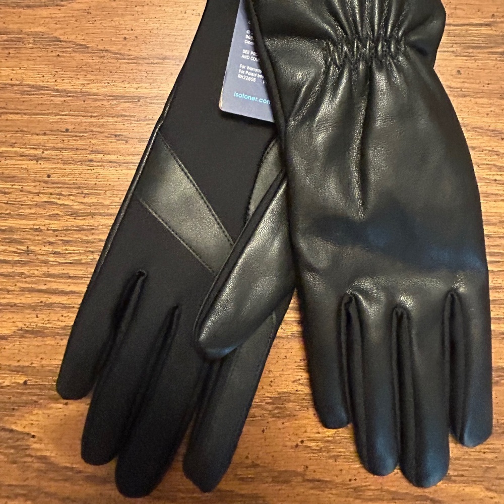 Isotoner L/XL black gloves with touchscreen technology